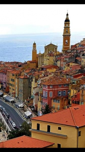 Studio Menton proche de la gare et de la mer